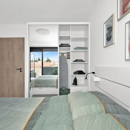 Fully Equipped Apartments With Terraces, Free Garage Parking, Netflix & Ac - By Apartmany Slapanice Cz Exterior photo