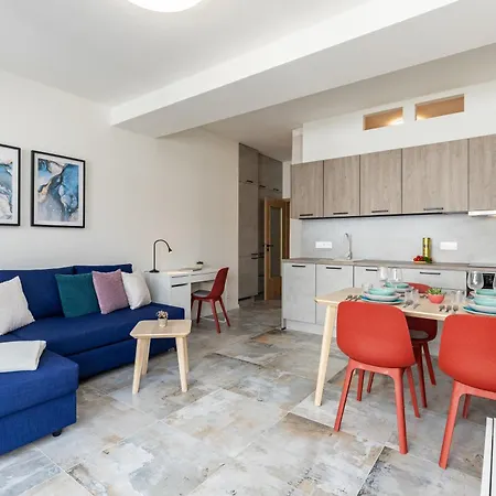 Fully Equipped Apartments With Terraces, Free Garage Parking, Netflix & Ac - By Apartmany Slapanice Cz Exterior photo