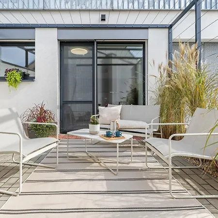 Fully Equipped Apartments With Terraces, Free Garage Parking, Netflix & Ac - By Apartmany Slapanice Cz Exterior photo