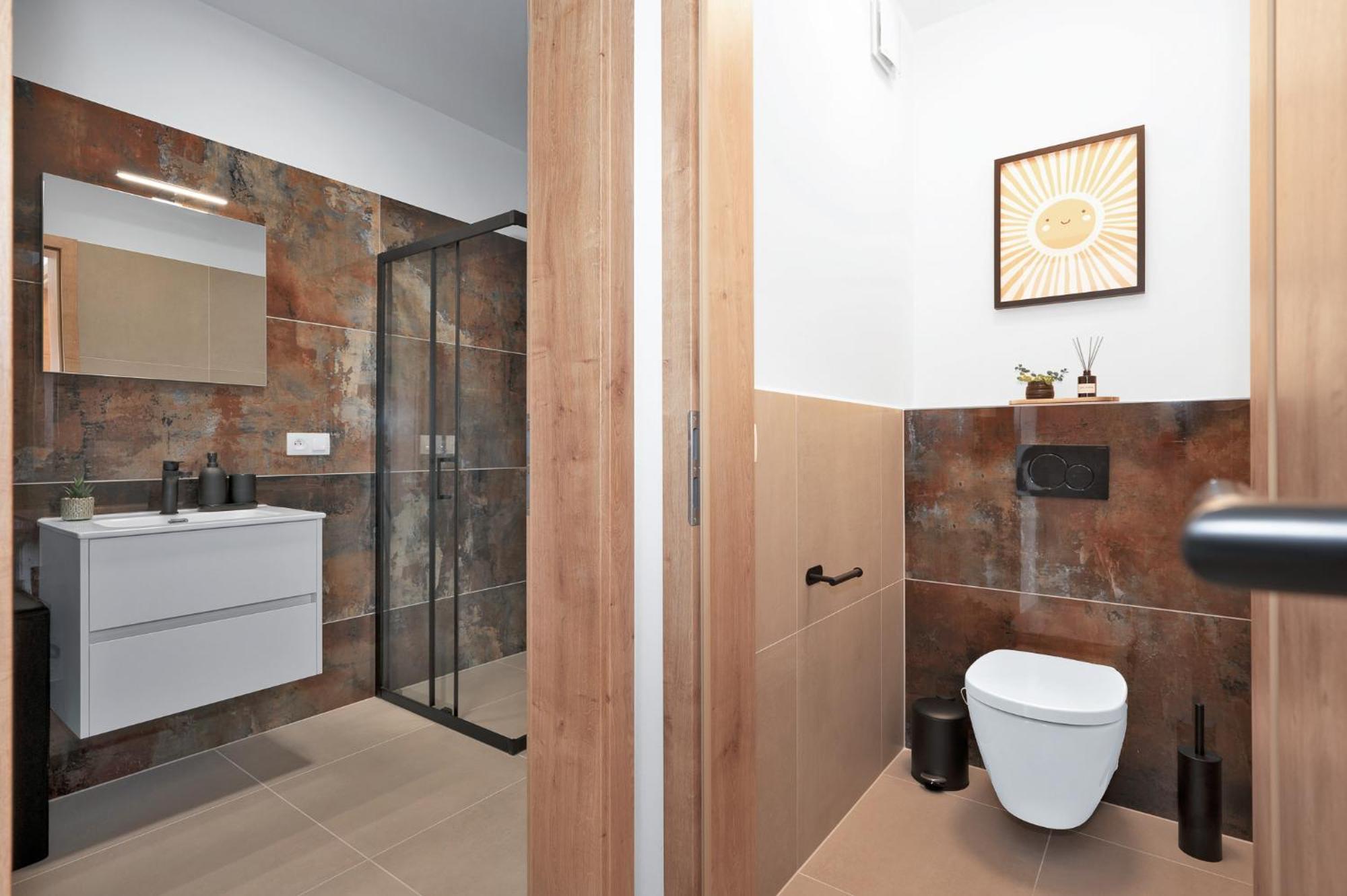 Fully Equipped With Terraces, Free Garage Parking, Netflix & Ac - By Cz * Slapanice