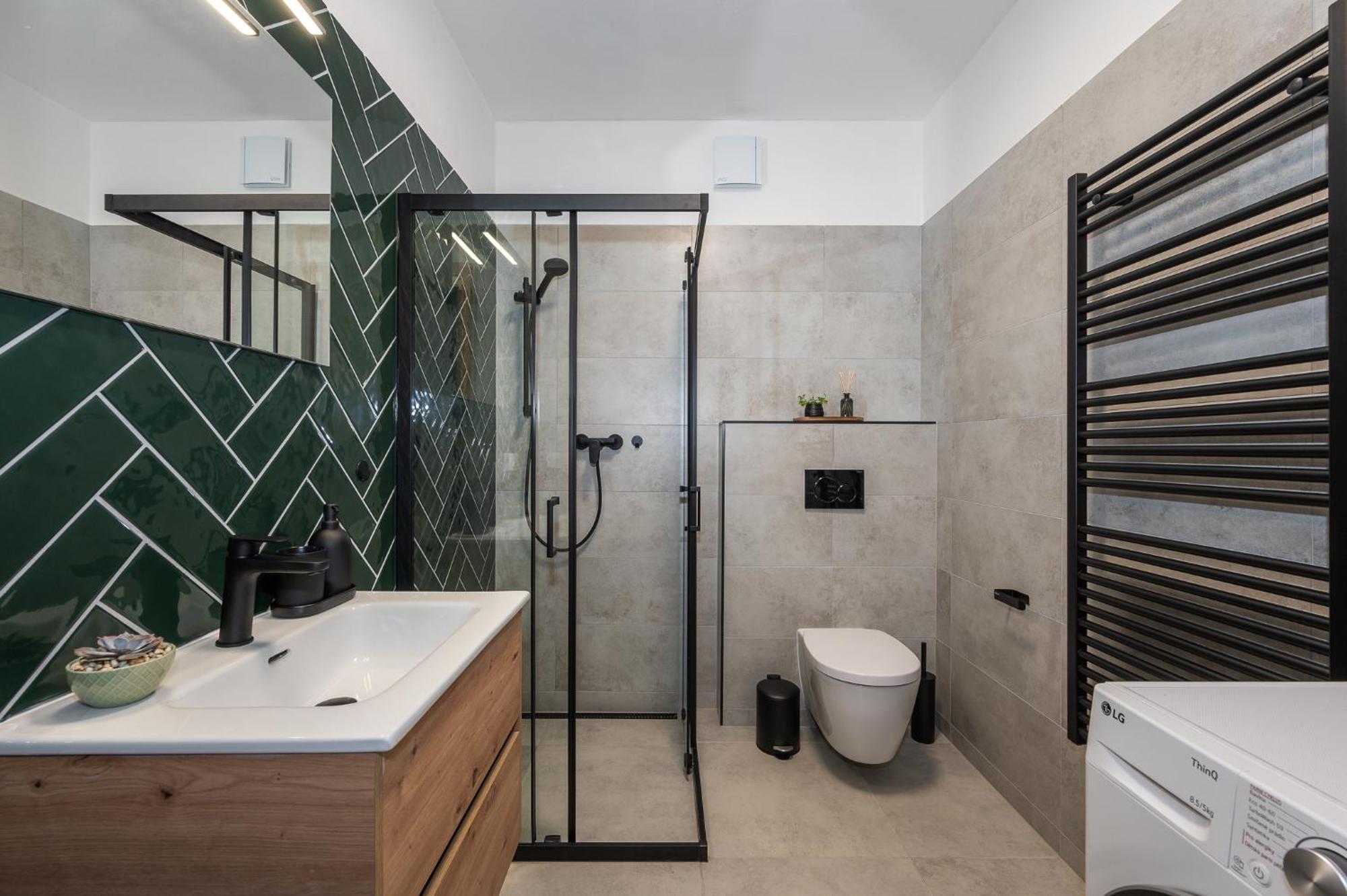 Fully Equipped With Terraces, Free Garage Parking, Netflix & Ac - By Cz Apartment Slapanice