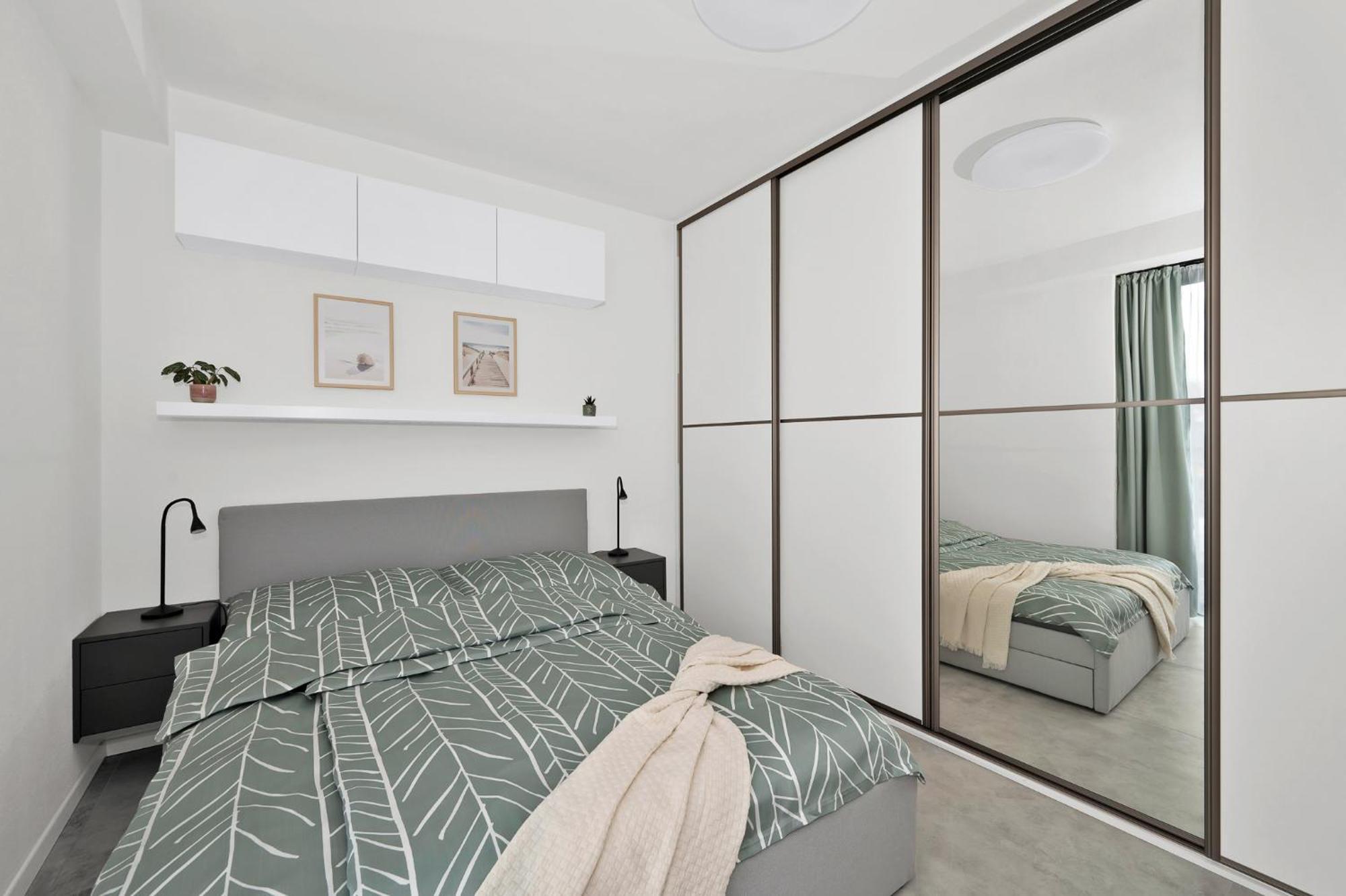 Fully Equipped With Terraces, Free Garage Parking, Netflix & Ac - By Cz Apartment *