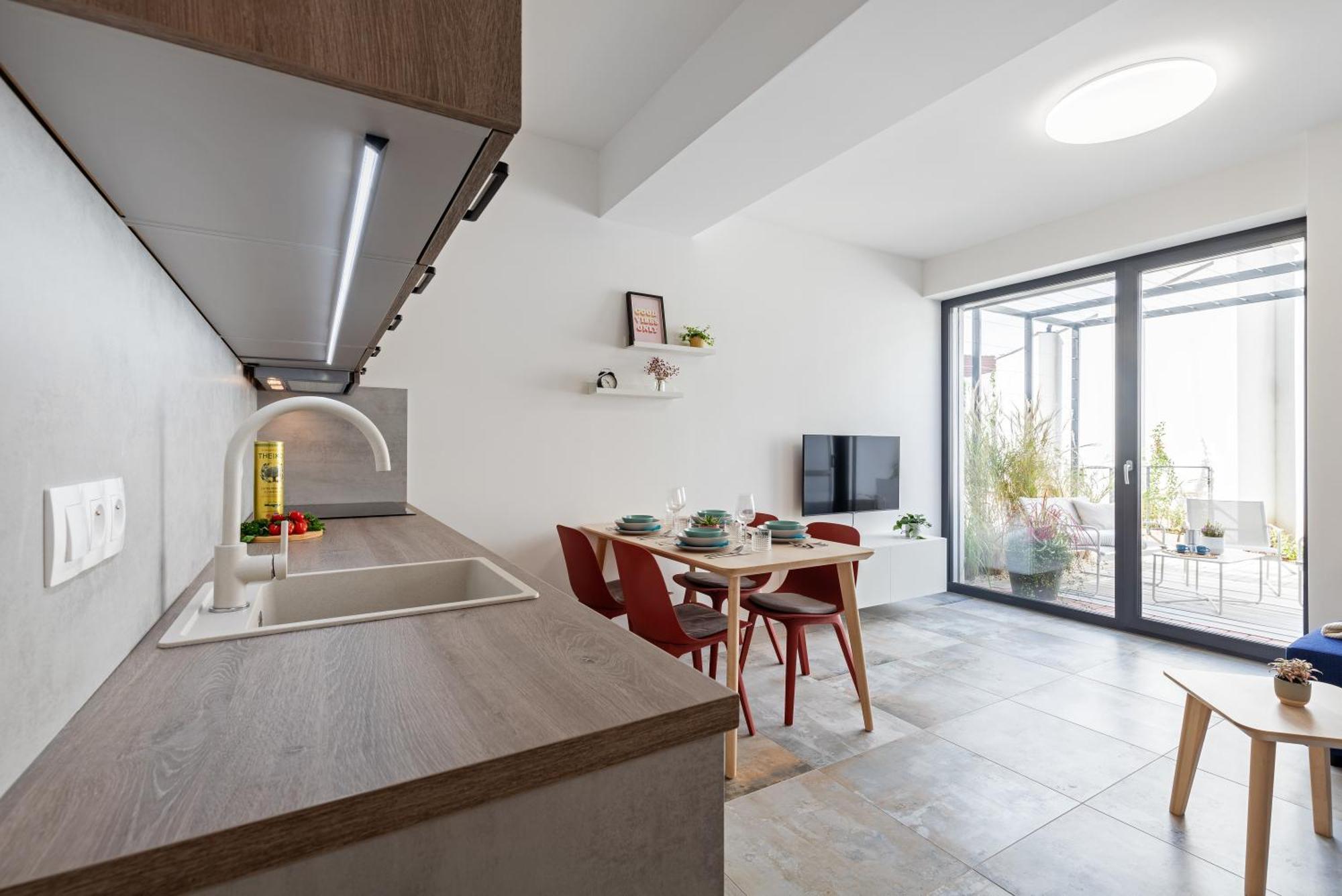 Fully Equipped With Terraces, Free Garage Parking, Netflix & Ac - By Cz Slapanice