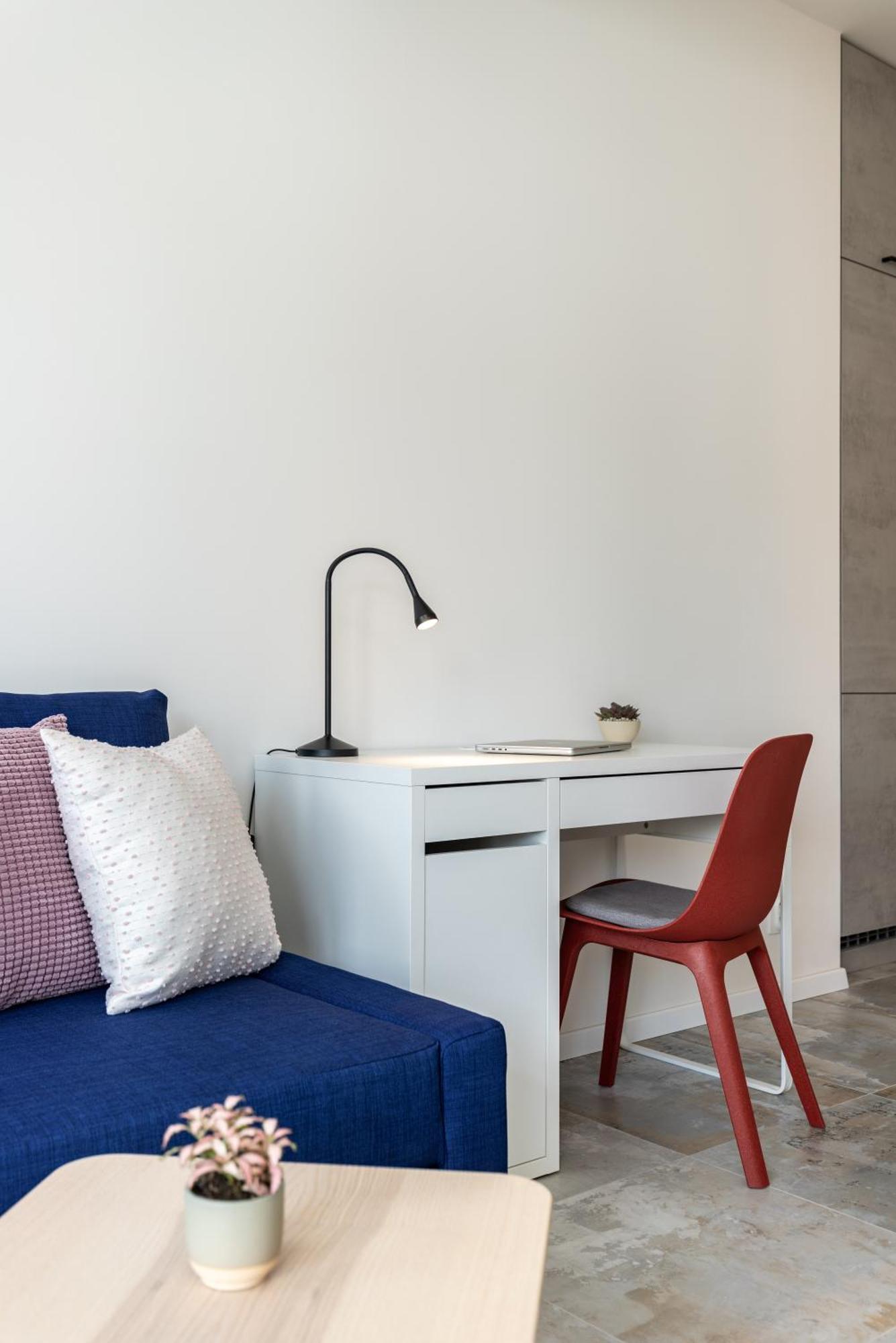 Apartment Fully Equipped With Terraces, Free Garage Parking, Netflix & Ac - By Cz *