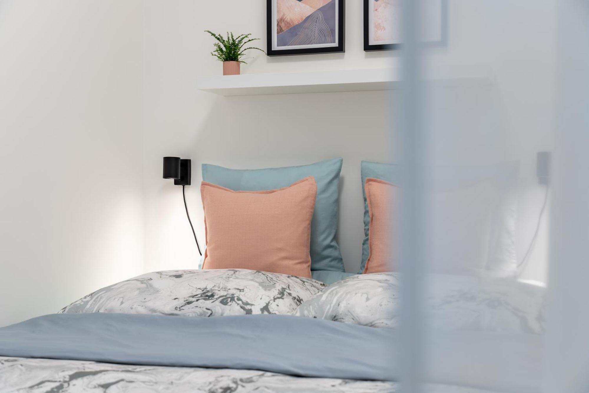 Fully Equipped With Terraces, Free Garage Parking, Netflix & Ac - By Cz *